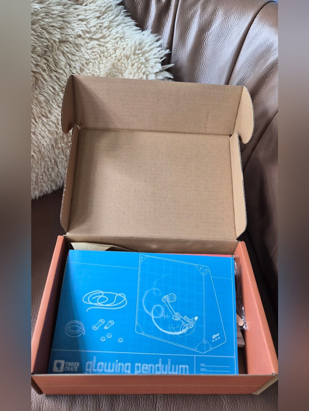 *New* KiwiCo - 'Glowing Pendulum' Tinker Box For Age 9+